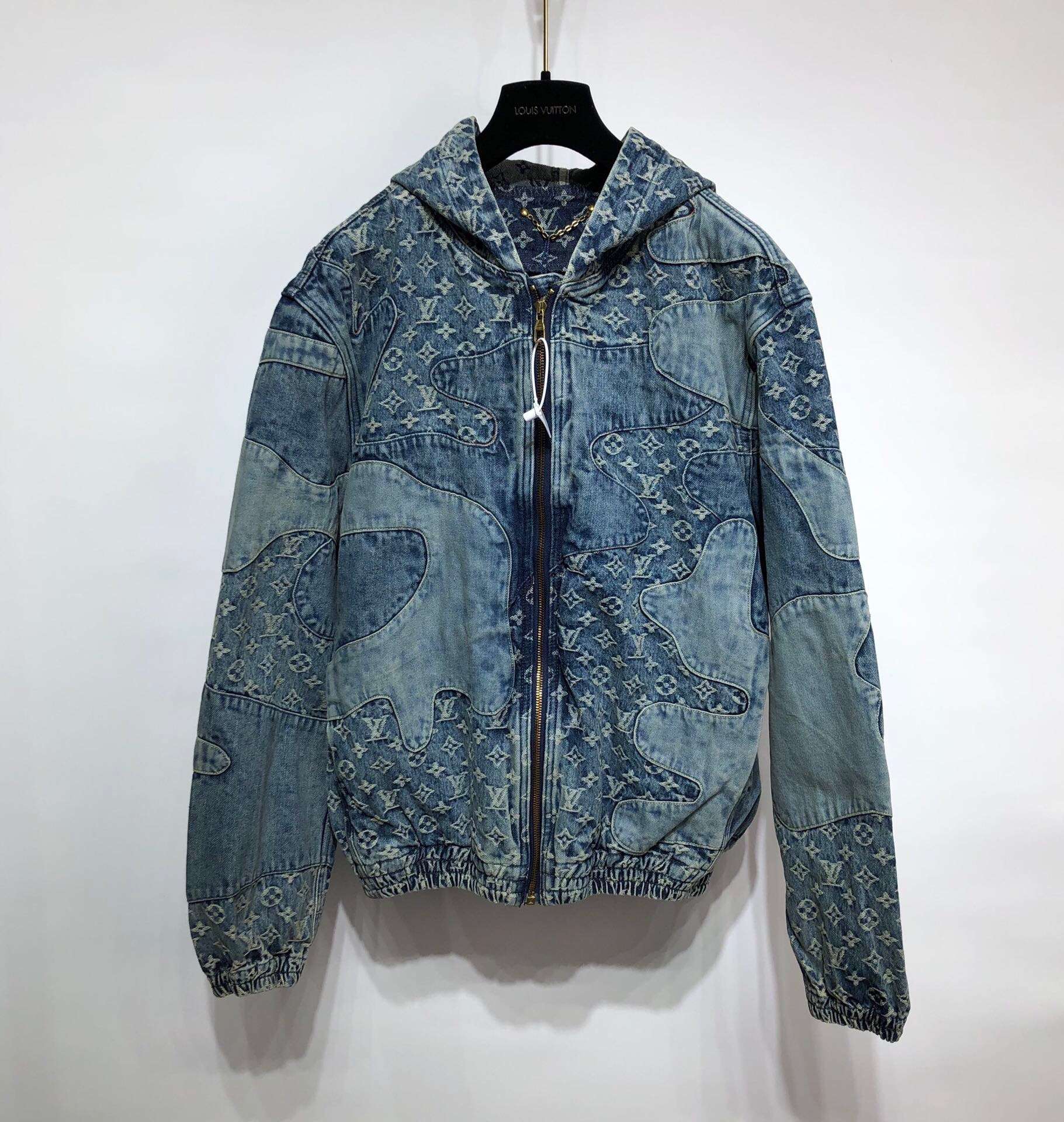 Louis Vuitton Grey Monogram 'Boyhood' Puffer Jacket - Shop The Latest SNKRS  APP Sought-After Release
